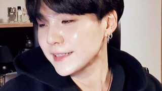 [Min Yoongi] Sepertinya Suga sangat suka lagu ini