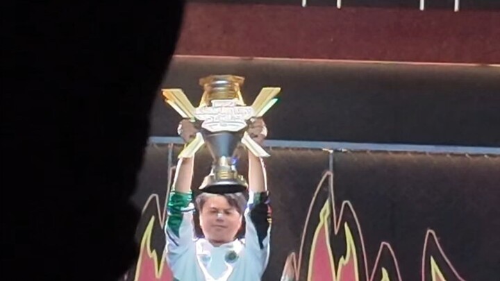 แชมป์แรกหลังเข้าทีม! นี่เป็นแค่จุดเริ่มต้นเท่านั้น! สู้ต่อไป!