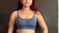Belum pada paham kan ketika cewek hot pant beraksi _