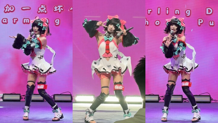 I caught Nan Gong Mama performing a song-and-dance routine on the Comiket stage!