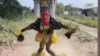 中国小伙把非洲“烫脚舞”跳出新高度！网友：这是灵魂舞者没错了