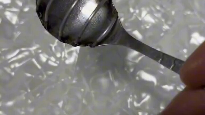 Cái thìa này khá mới lạ.