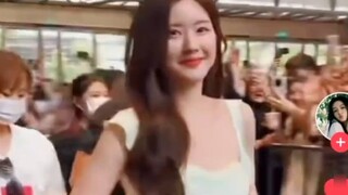 [Foreign Network Comments] Zhao Lu looks so beautiful in the green dress!