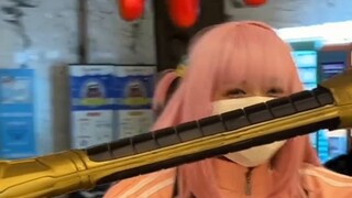 When my mom helped me take cosplay photos: What I imagined 🆚actually