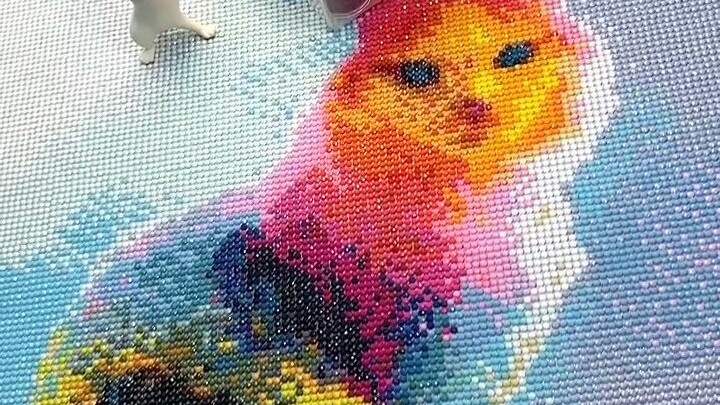 Today it’s Rainbow Cat! Come join me and let’s do some diamond painting together!
