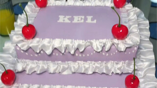 Oh my, this gift wrapping is so beautiful—I hate to even open it!