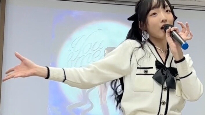 Senior high school girls sang and danced Coachella version of Youandme at the New Year's Eve party?!