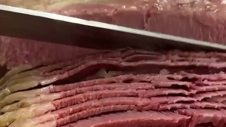 Dagingnya empuk banget!