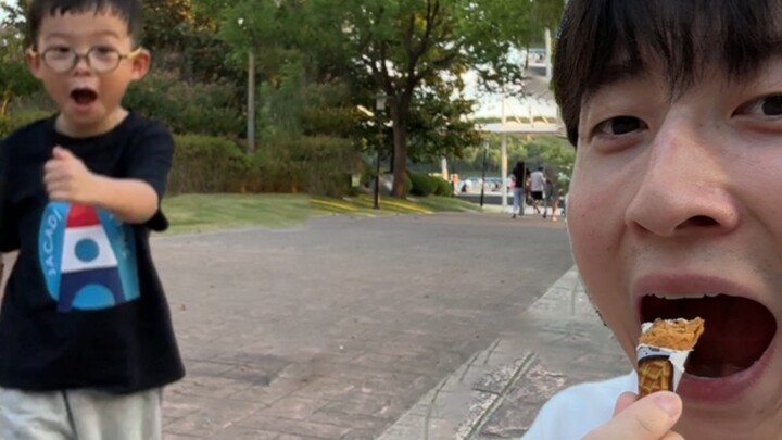 抢了3岁小孩最后一口冰激凌，会发生什么？