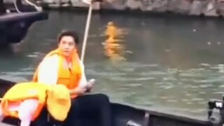 "Rihanna is counting money," "Watch out for the wind," "There's no red one." When Rihanna heard this