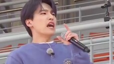这就是baby与daddy的区别吗!?崔胜澈 #李灿dino #seventeen