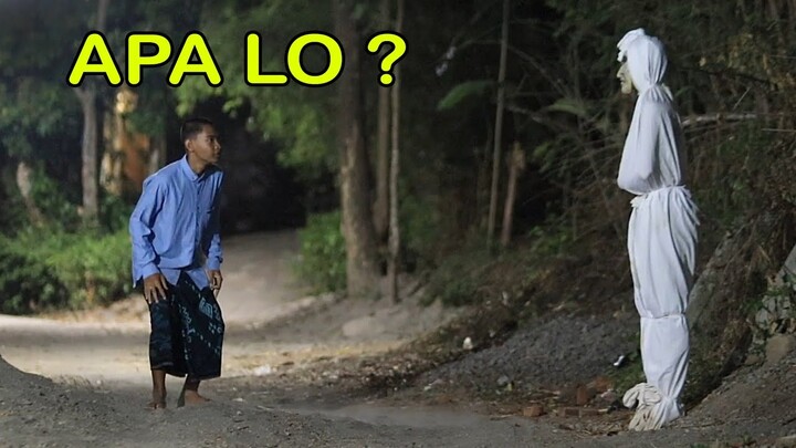 Lucu ❗ Reaksi Korban kena Prank Pocong bikin Ngakak 🤣