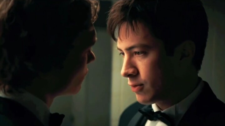 Tháng 12 lại cho tôi thưởng thức bữa tối Tây ngon lành! Phim Canada “Đỉnh Cao Đối Đầu” cưa cẩm xong 