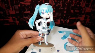 Pepakura #1: Racing Miku! Lắp thử mô hình giấy.