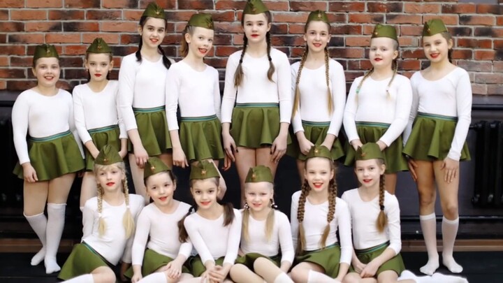 คณะศิลปะทหารอูหลาตัวน้อย