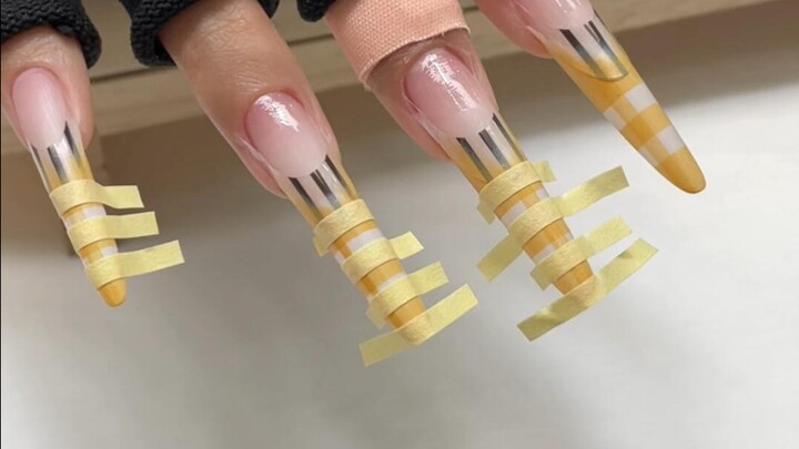 Tukang kuku, ingat: nggak peduli berapa banyak uangnya, jangan lakukan, oke?