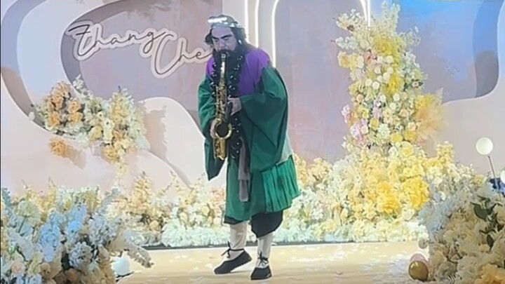 Shashi adik bikin kagum banget! Cuma pas mikrofon jatuh tadi aku nggak tahan ketawa—nggak nyangka Sh