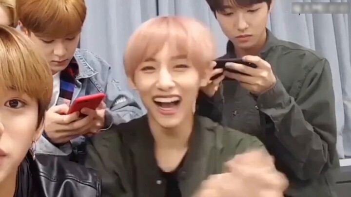 The most confusing behavior of Chinese/Chinese children 2 [NCT/WayGodV] High-energy Don't Laugh Chal