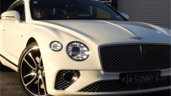 Menonton mobil secara imersif: Bentley Continental GT V8 2022, setir kanan, penggerak empat roda, st
