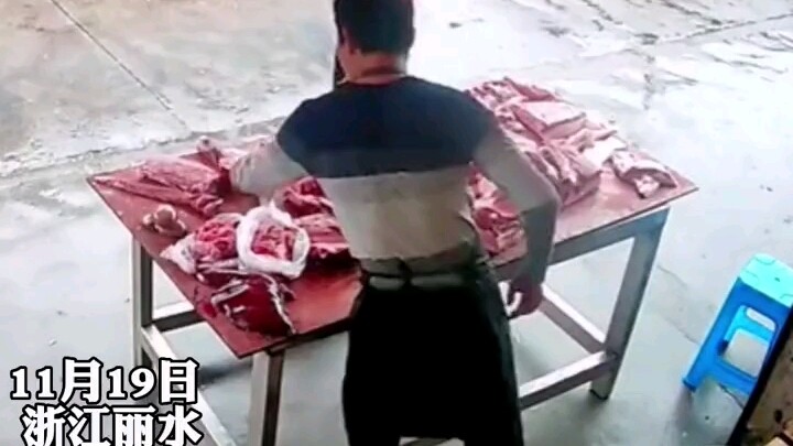 On November 19, in Lishui, Zhejiang: “We’re out of lard—could you spare some?” After being discharge