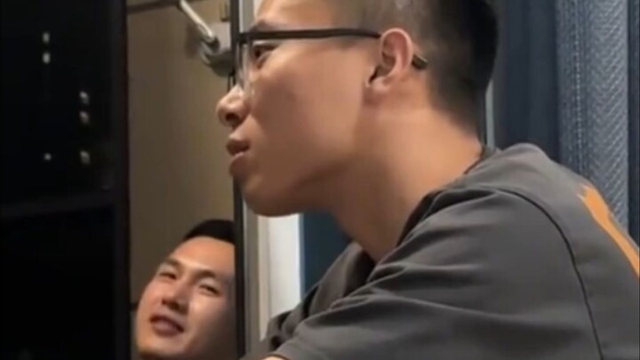 This guy doesn’t look bad at all. Judging by his tone, he probably has a good sense of humor too. So