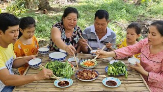 Còn Gì Hấp Dẫn Hơn Thú Linh Khìa Nước Dừa Ăn Ngoài Vườn Thiệt Mát| TKQ & Family T733