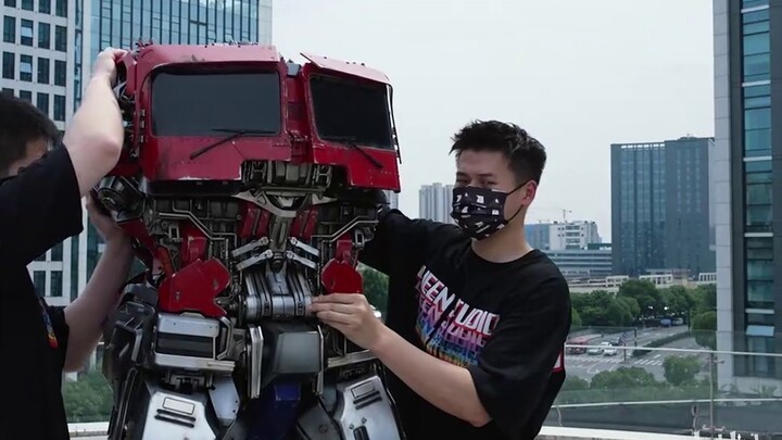 Optimus Prime human-size full body portrait video