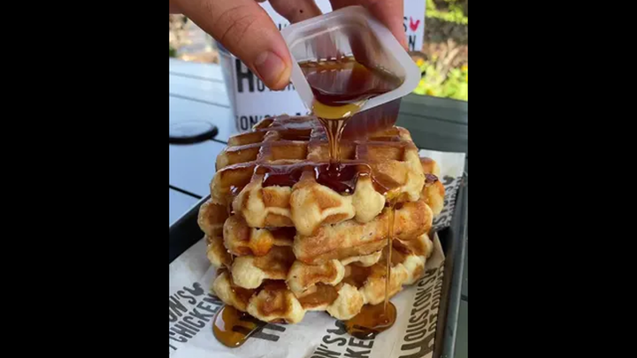 จะเป็นสายแดกที่แท้ทรู จะเป็นสายหมูที่ถูกใจ