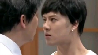 Wang Jiaer's kissing scene in the variety show "SNL Korea" is so funny