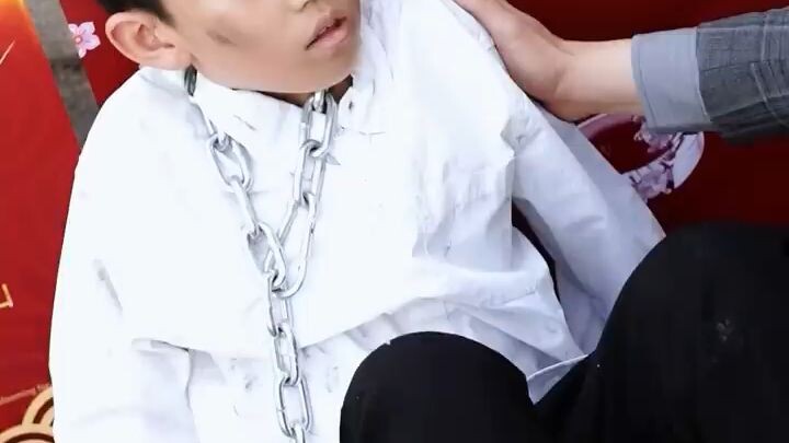 เทพนักสู้กลับมาตามหาเมียกับลูก บังเอิญเห็นพวกเธอโดนคนในตระกูลเหยียบย่ำเหมือนหมา[พากย์ไทย]