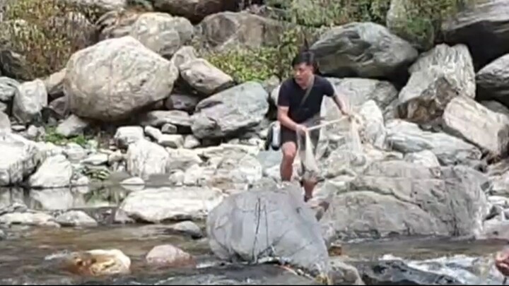 cast netting in Nepal | himalayan trout fishing with handmade cast net |