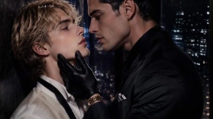 Mafia Heir Turns Me Gay