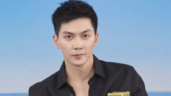 Hmm... Mana yang lebih baik, Qizi atau Direktur Mi?