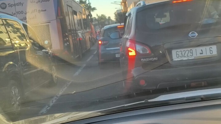 la route a casa blanca. maroc