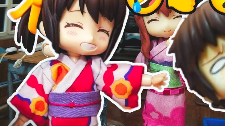 Kasuga: 😎🎉 Kyon: 🤔😰