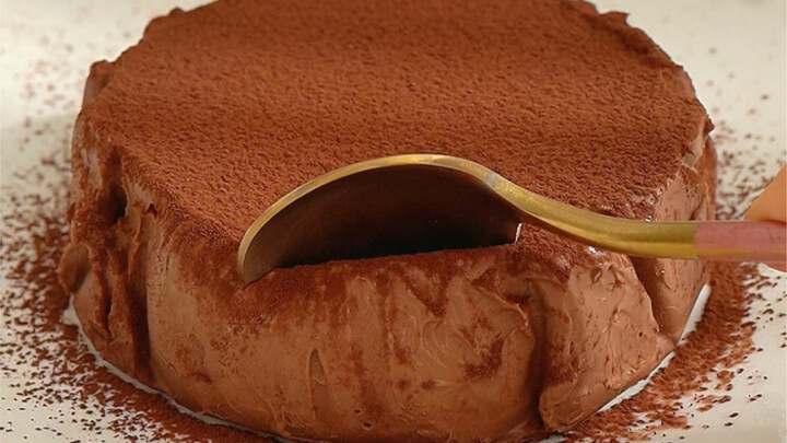 Akhirnya aku paham... cara makan cokelat yang bikin ketagihan!