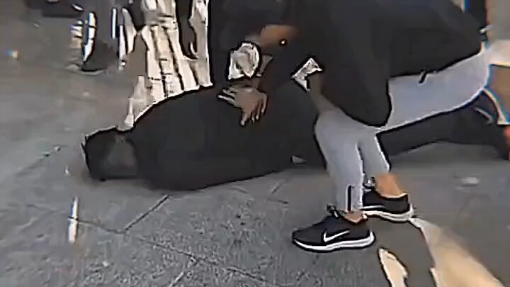 التفكير والكراهية يُمارسان معًا، فالوداع يعني الفراق الأبدي.