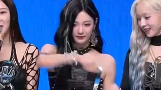 หนิงอี้จั๋ว: ไม่มีใครเข้าใจริบบิ้นสีดีไปกว่าฉันอีกแล้ว! นางระบำกลับมาโลดแล่นอีกครั้ง~