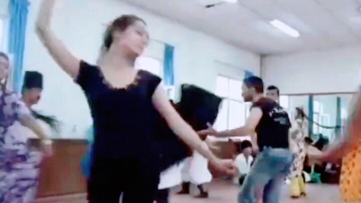 [Archaeology] You must have never seen the young Dilireba, practicing dance during the Anarkhan peri