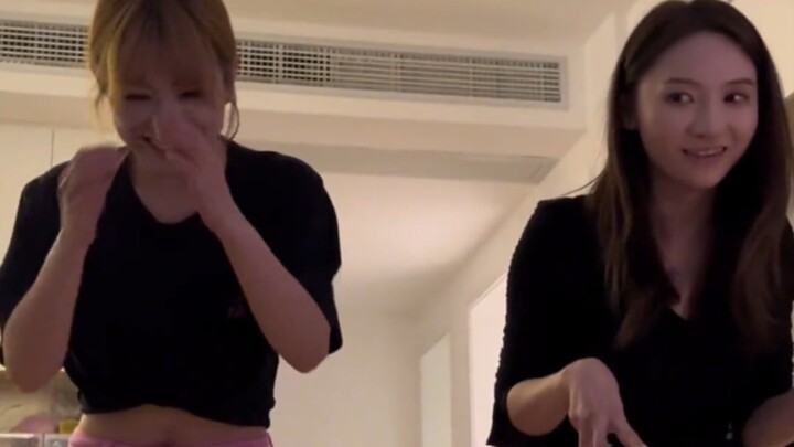 Hooray! Kong Xiaoyin, Qian Beiting, Lu Ting, and Xu Chencheng—10 to 14 holes. Don't bash me; a certa