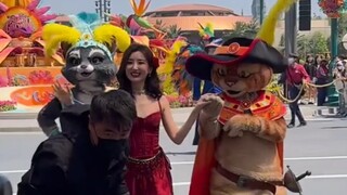 毛晓彤的舞蹈功底原来这么厚，从没发现她跳舞原来也是专业，演戏好也就算了，原来这么多才多艺，难得呀！