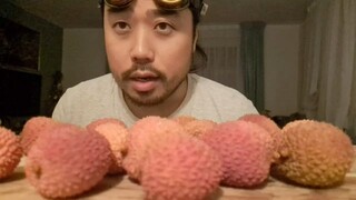 ** ASMR LYCHEE FRUIT ** - SENSITIVE SOUNDS OF PEELING + EATING