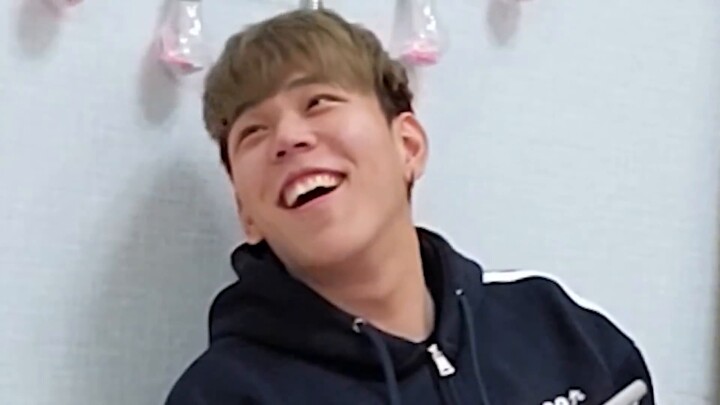 See your boyfriend's reaction when you dance sexy in front of him (WAP Challenge)