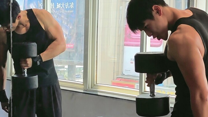 Gym owner: “Bu Hao!! It’s Belial!!”