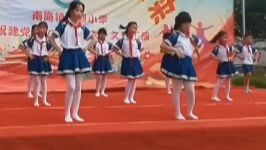 โรงเรียนประถมตงหู โชว์เต้นวันเด็ก 《ดอกท้อยิ้ม》