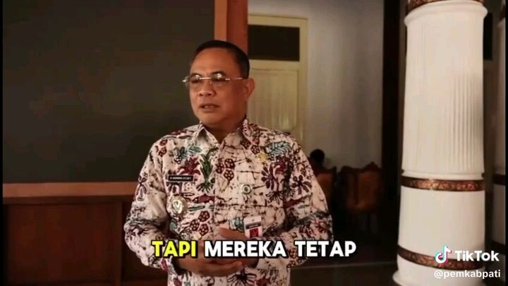 Bupati hanya mau di ruangan saja jangan diluar dia takut panas