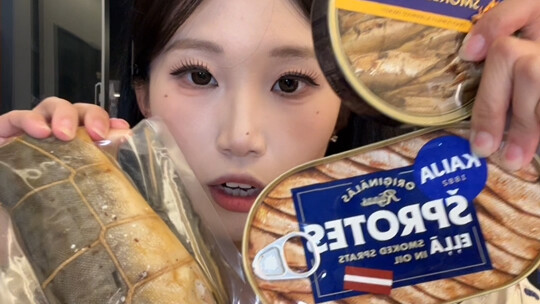 Con người vẫn còn đánh giá thấp độ ngon của món cá hun khói Nga đấy!