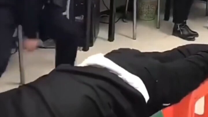 บริษัทแห่งหนึ่งโดนดุเพราะไม่ทำผลงานตามเป้า