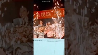 Yang Yang, Wang Churan were startled coz of fireworks🤣, the sparks fell on YY's head