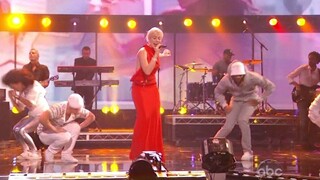 Natasha Bedingfield Performs Live At The 2008 American Music Awards